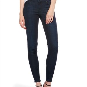 Mott & Bow mid rise skinny jean